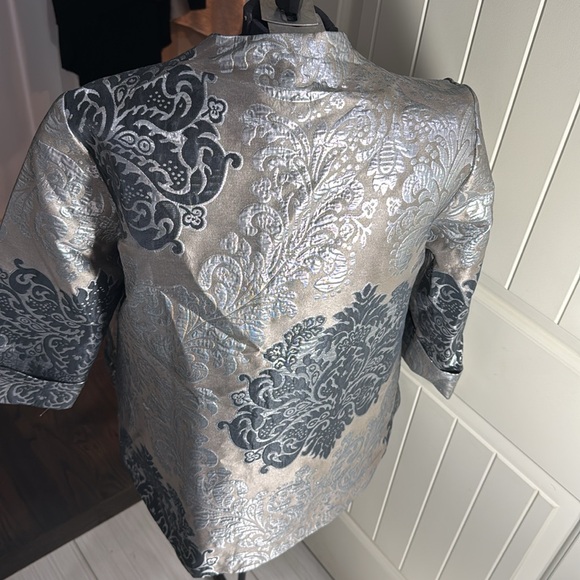 IC by Connie K Metalic grays Button Front blazer Size Medium - Picture 3 of 5